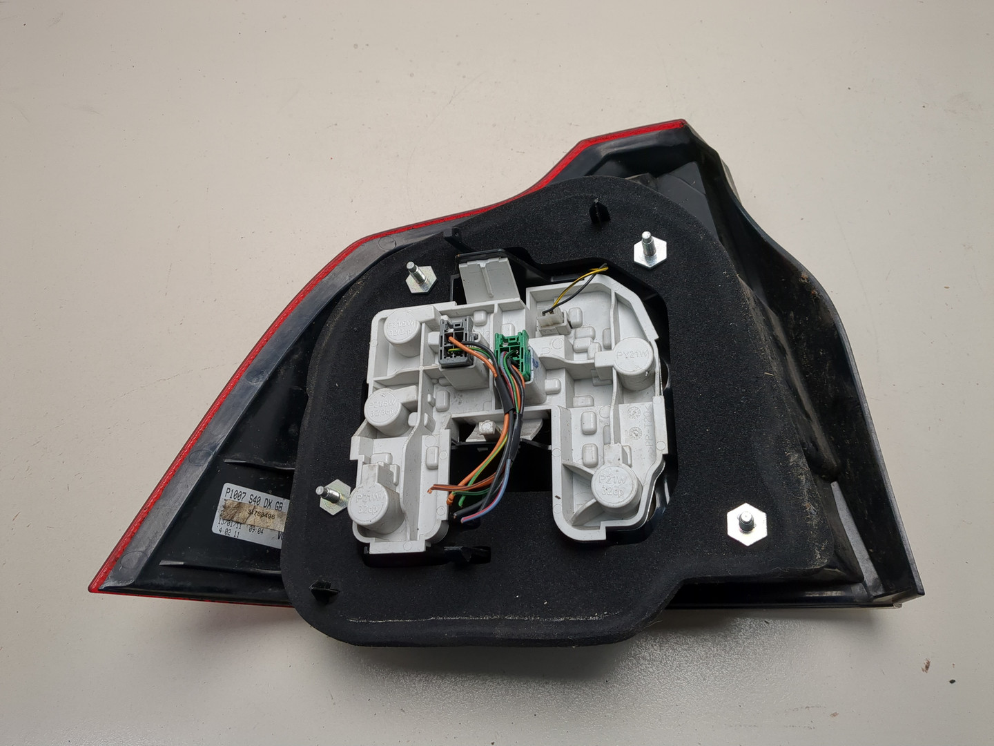 Фонарь задний правый