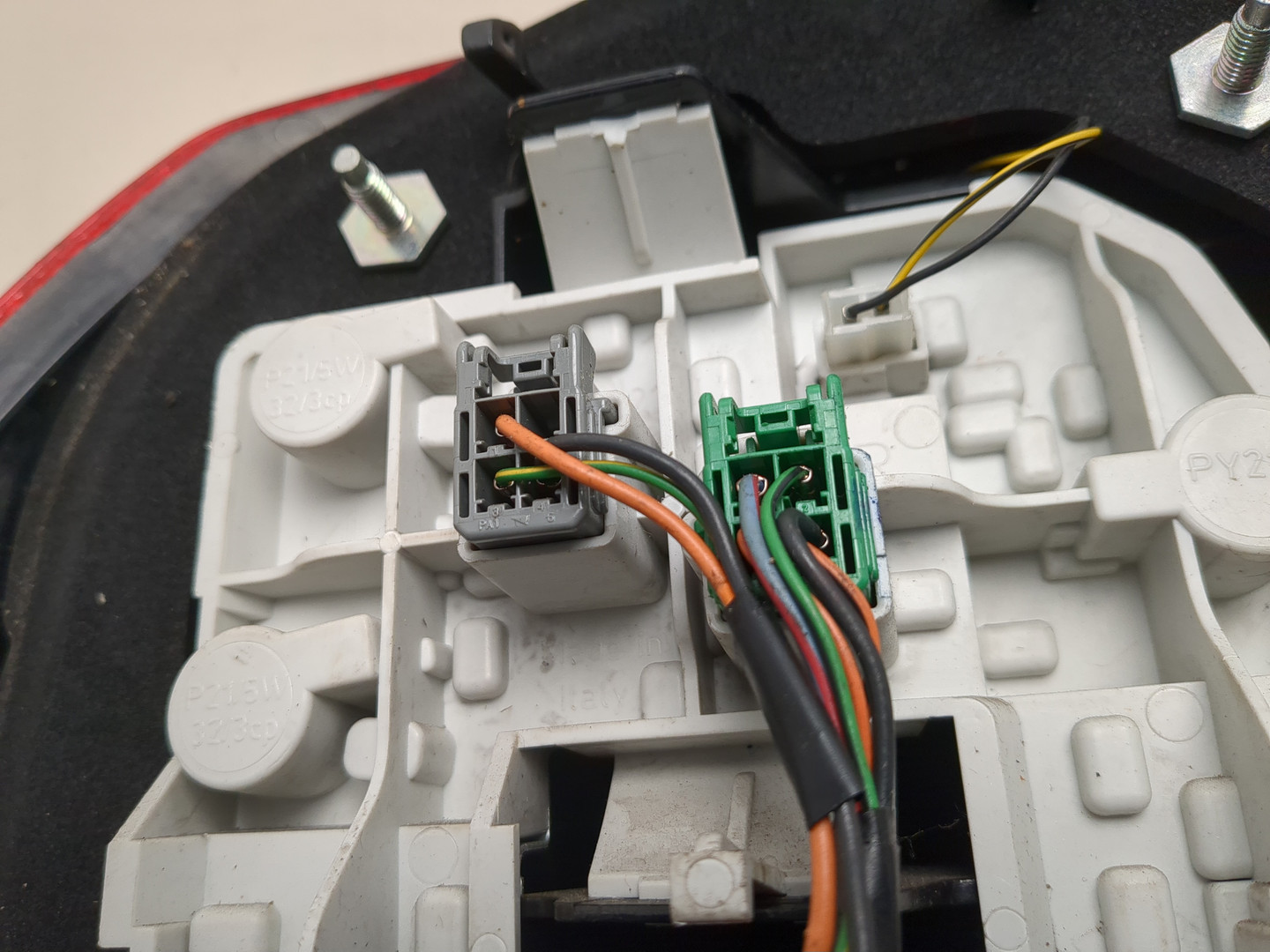 Фонарь задний правый