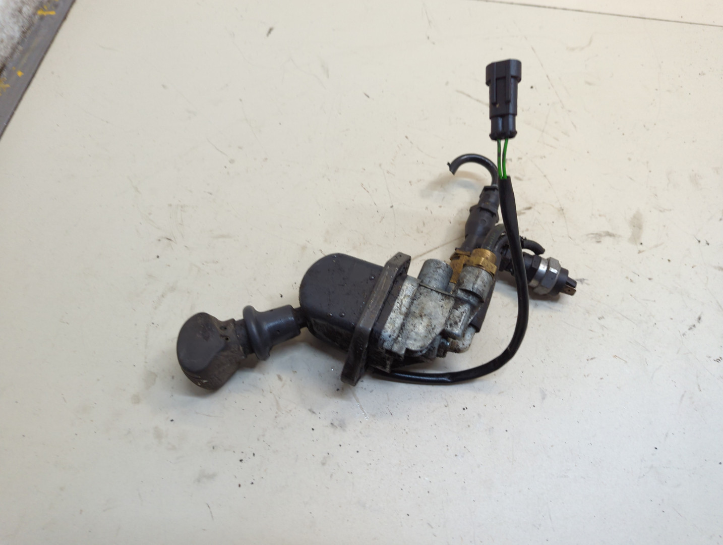 Кран ручного тормоза