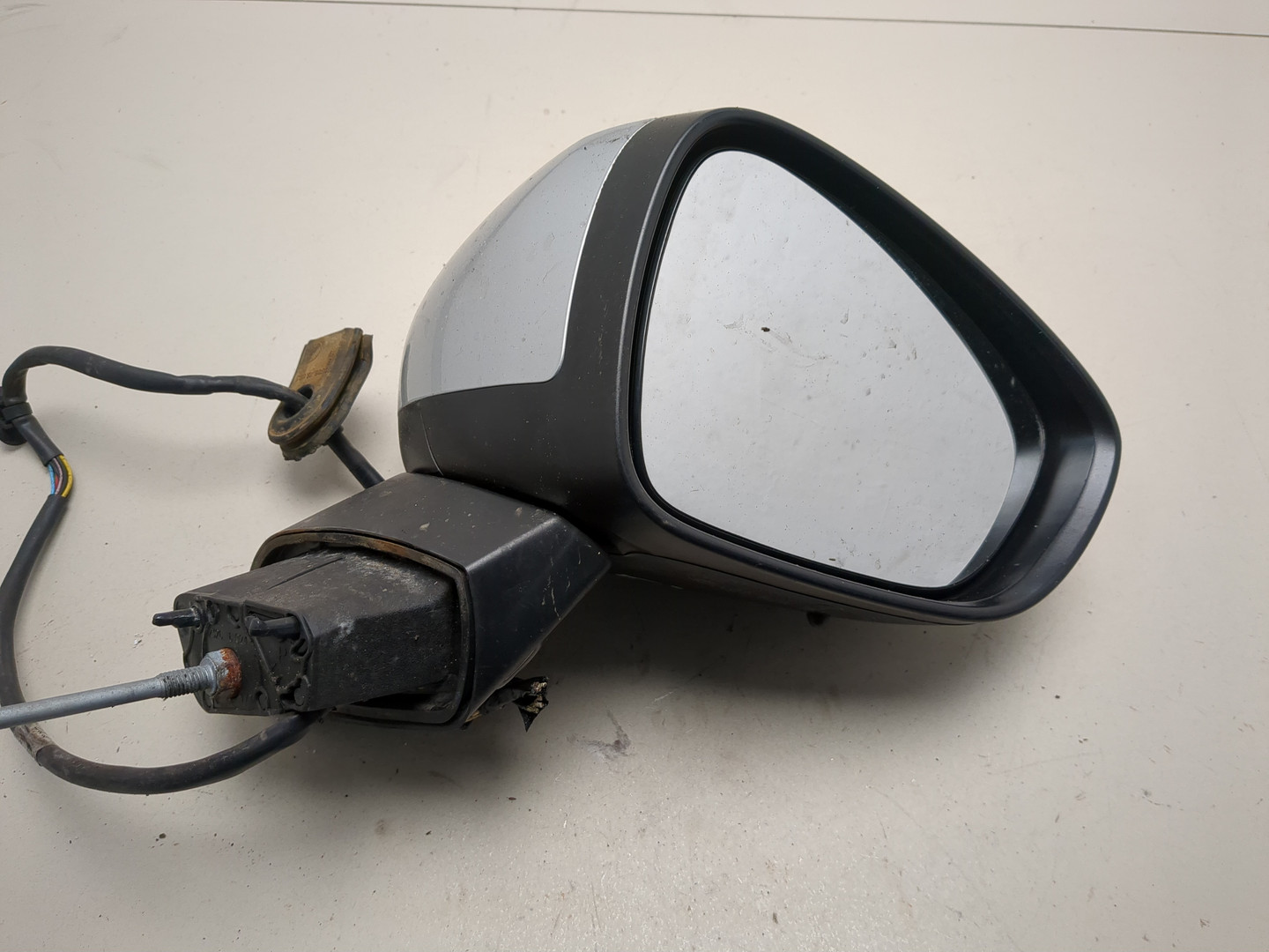 Зеркало правое электрическое