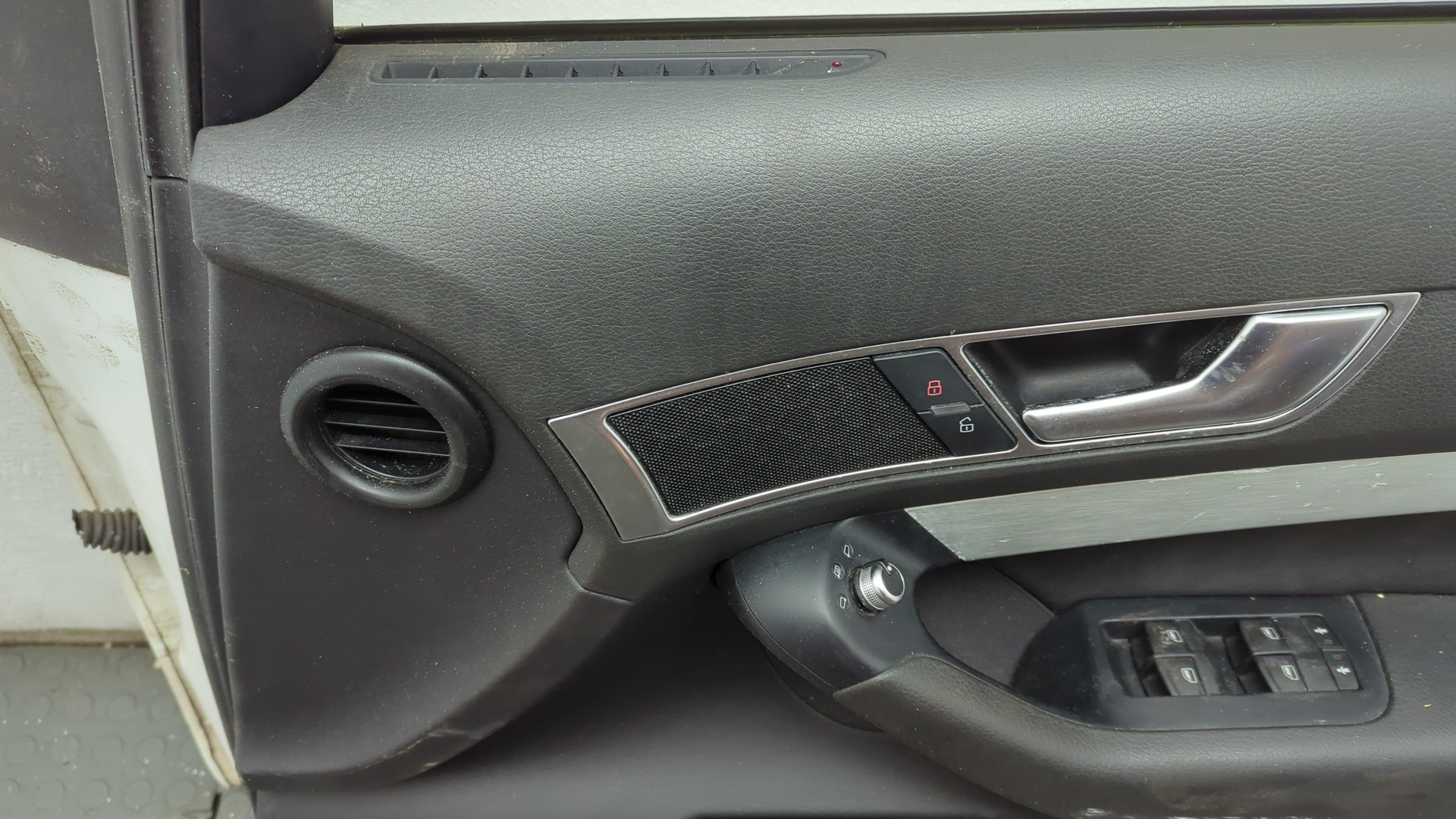 Дверь передняя правая