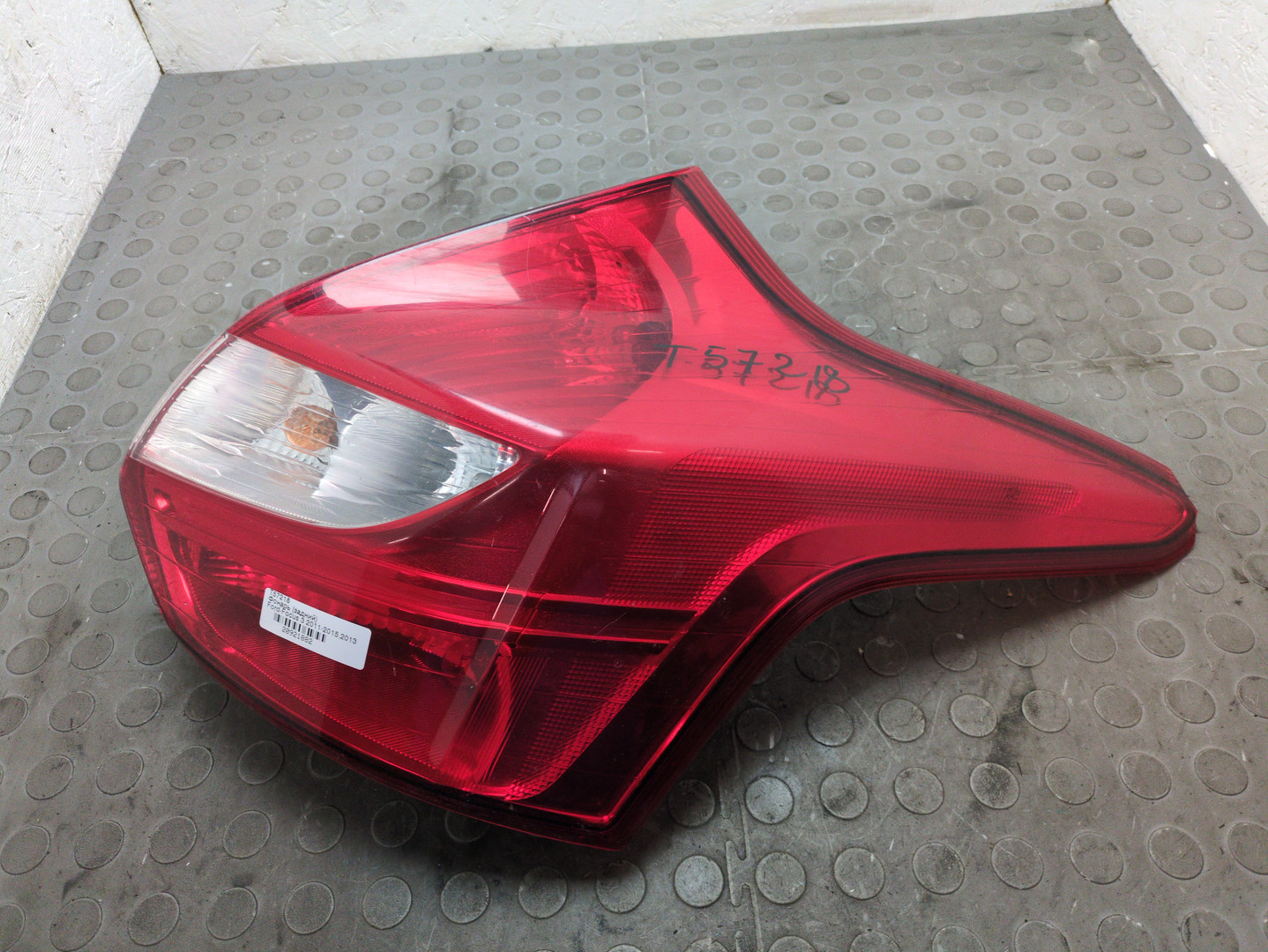 Фонарь задний правый