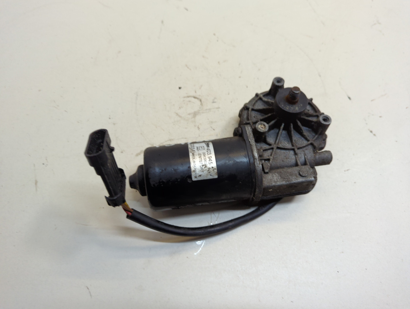 Моторчик стеклоочистителя передний