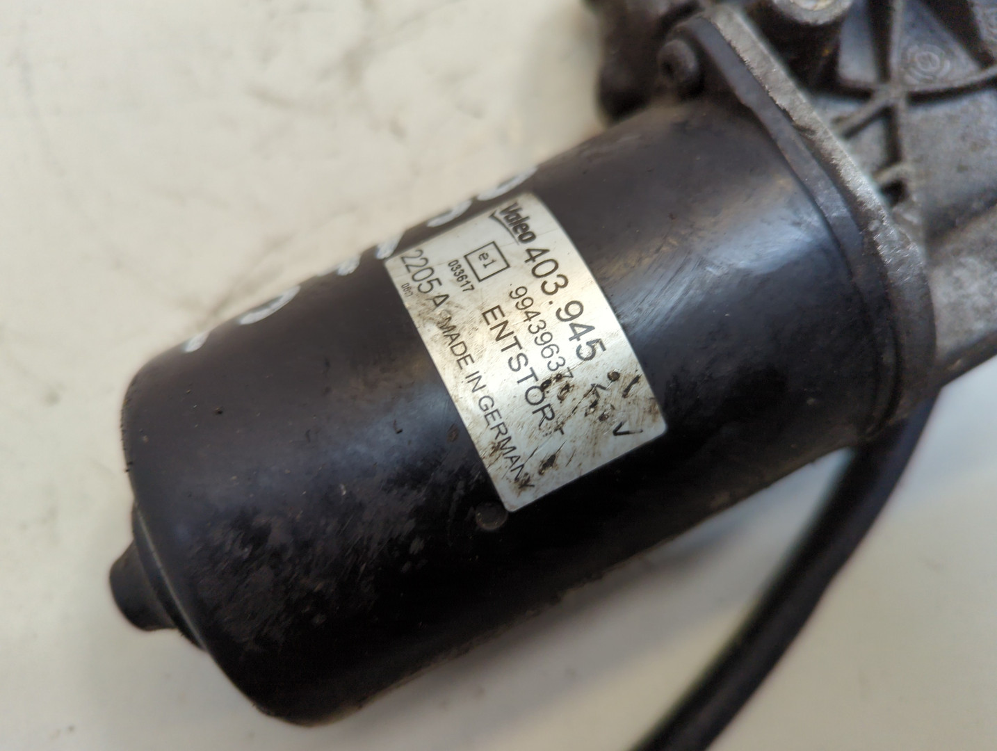 Моторчик стеклоочистителя передний