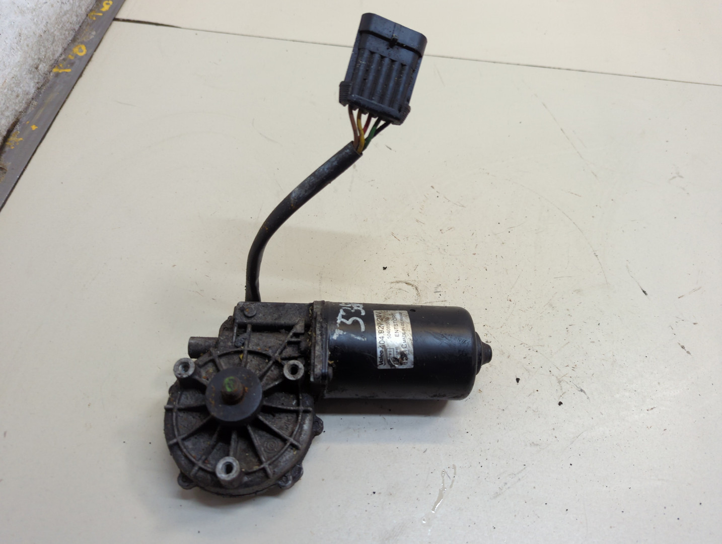 Моторчик стеклоочистителя передний