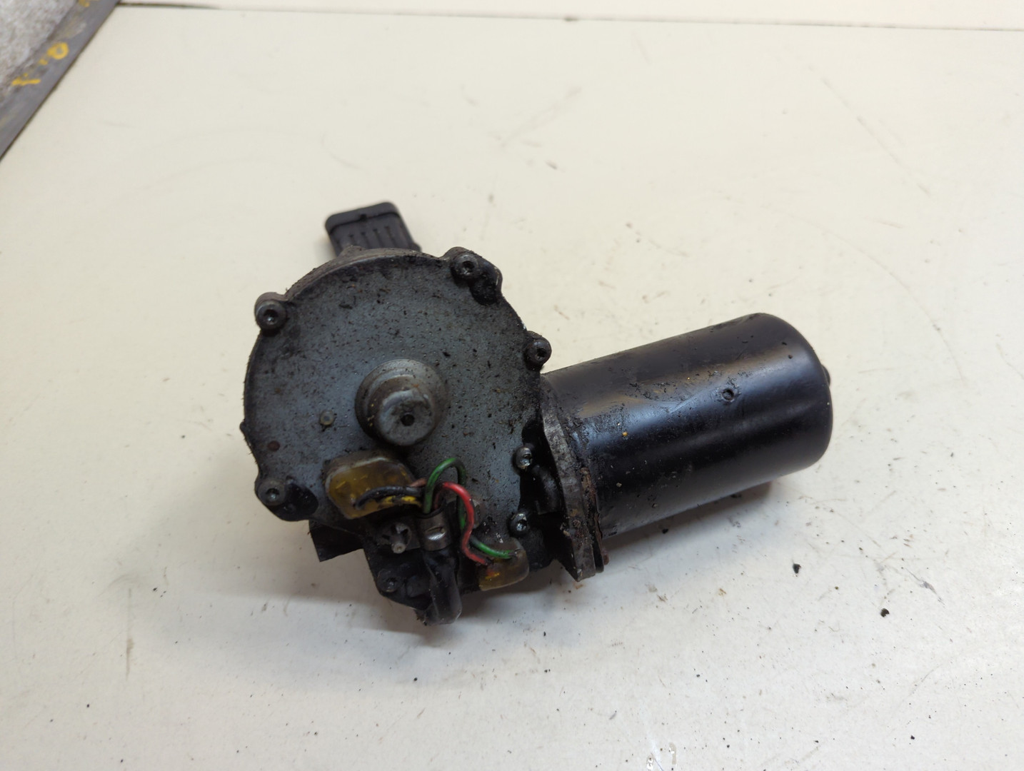 Моторчик стеклоочистителя передний