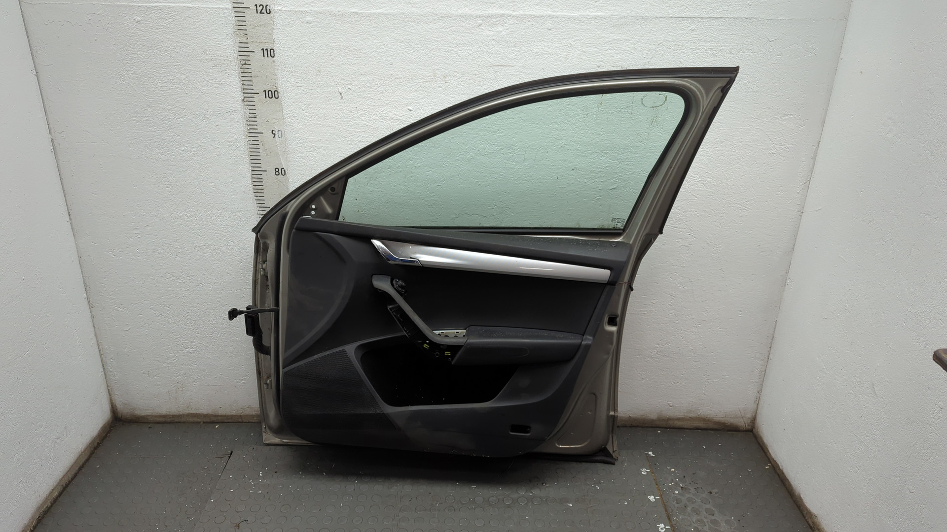 Дверь передняя правая