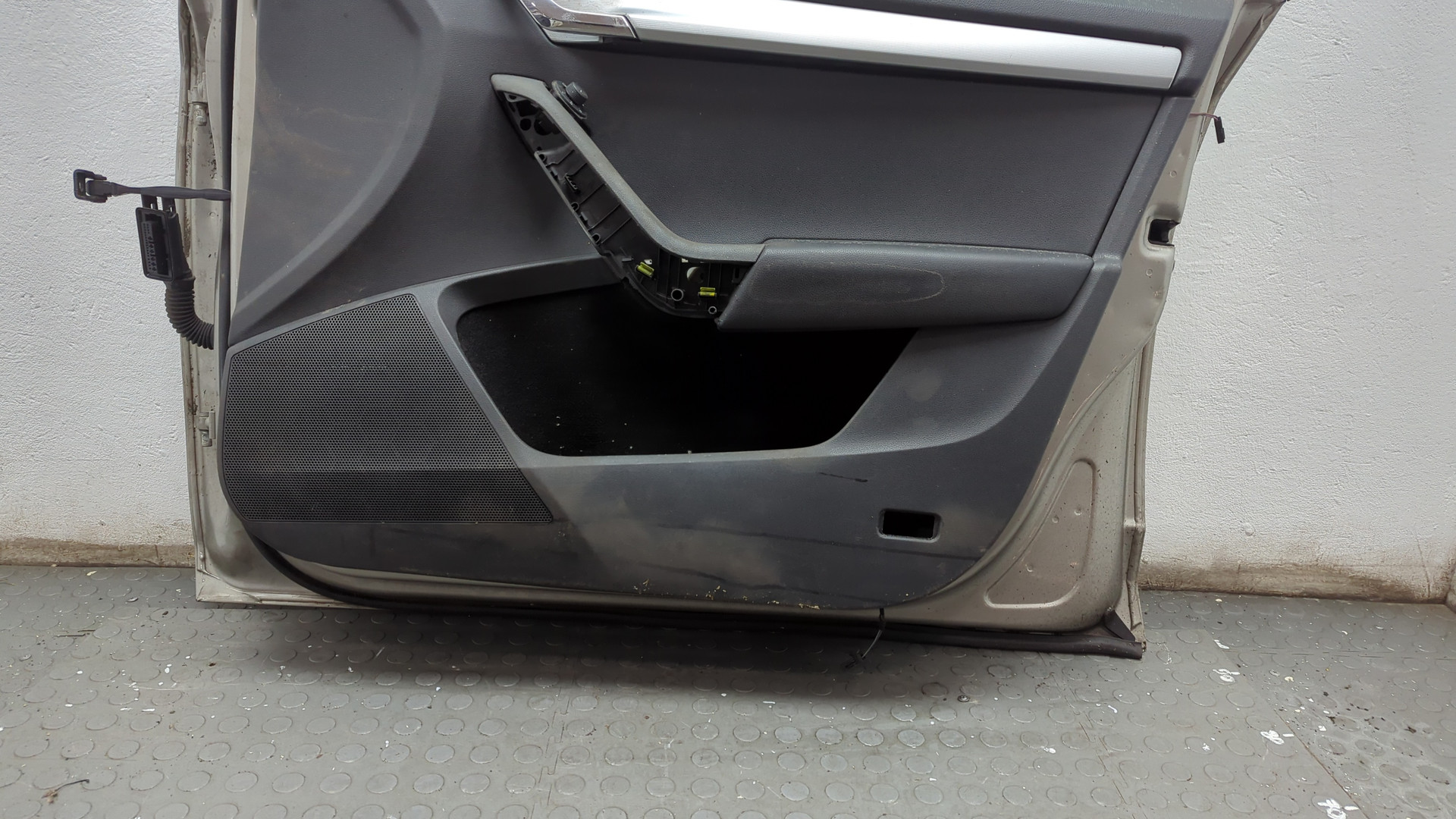 Дверь передняя правая