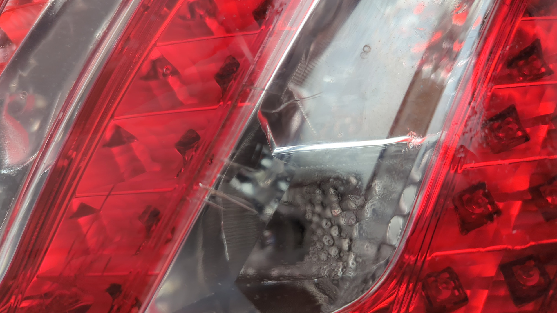 Фонарь задний правый