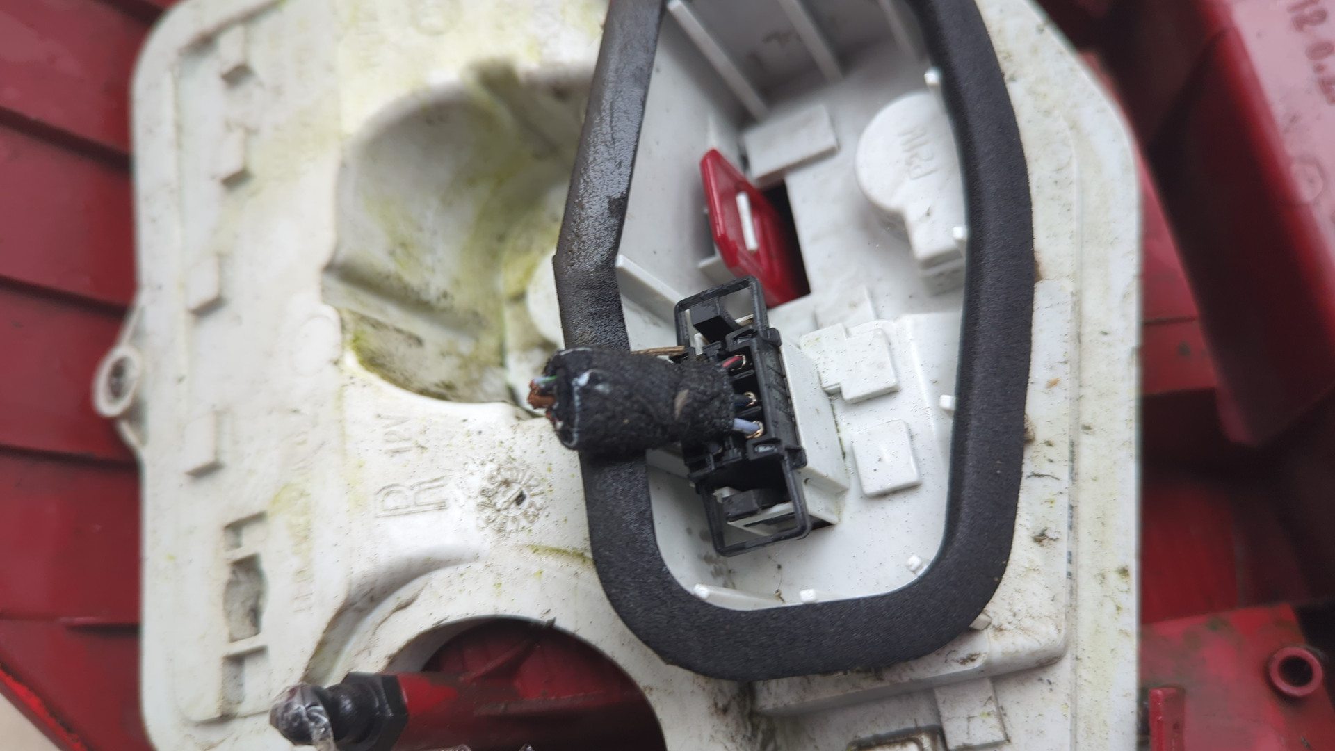 Фонарь задний правый