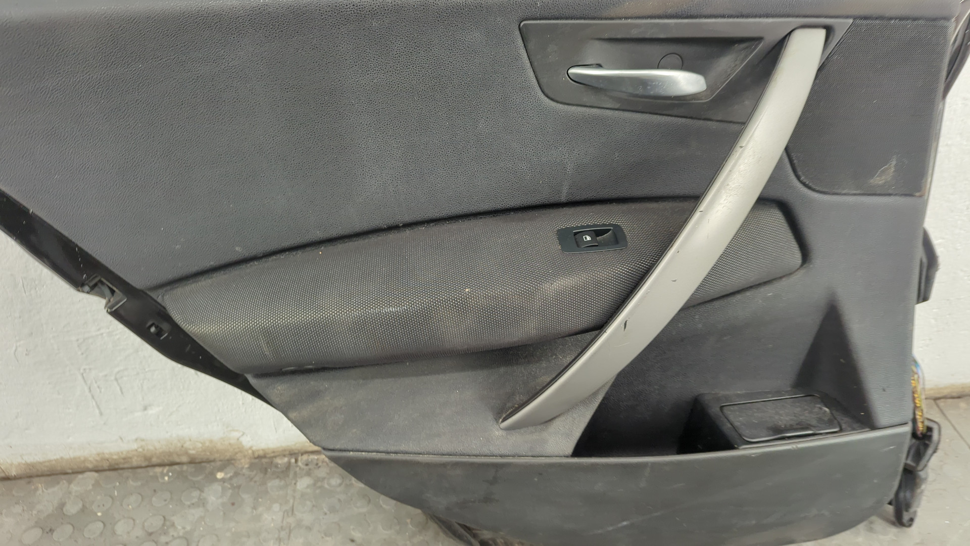 Дверь задняя левая