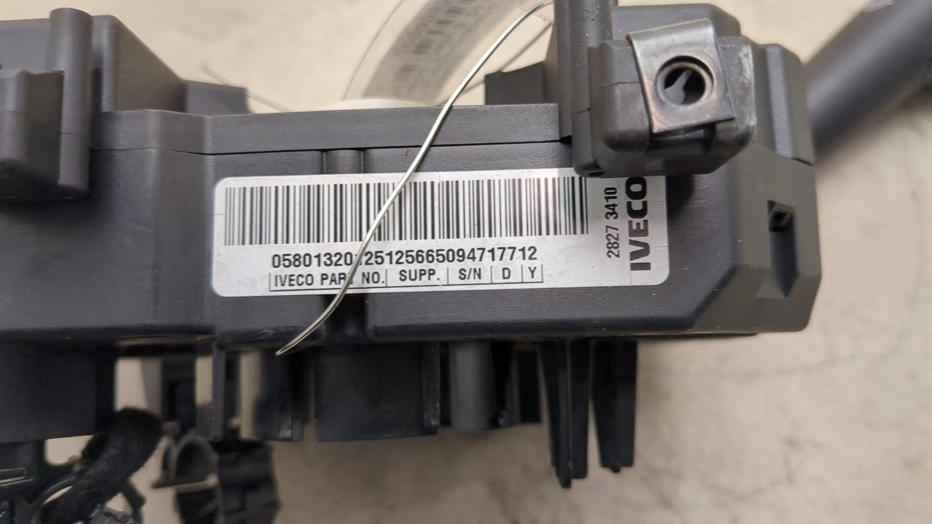 Кронштейн фар левый