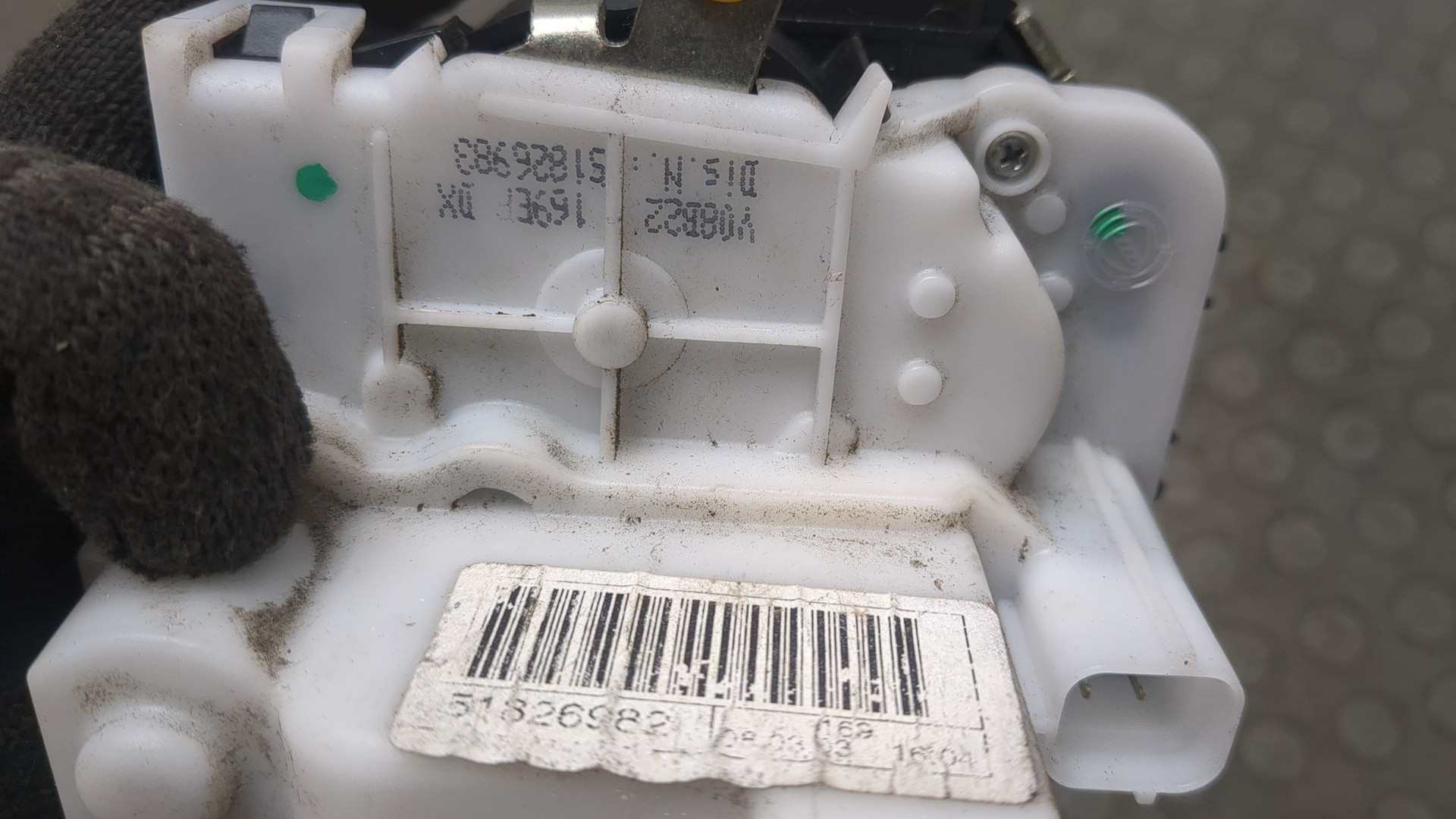 Замок двери задней правой