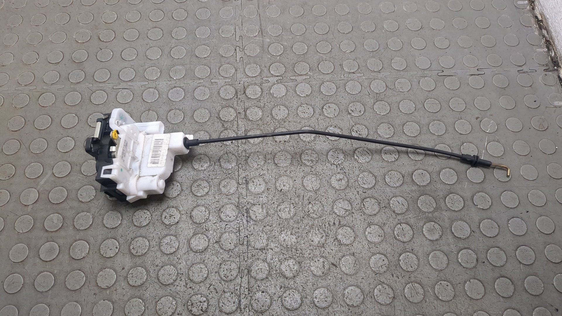 Замок двери задней правой