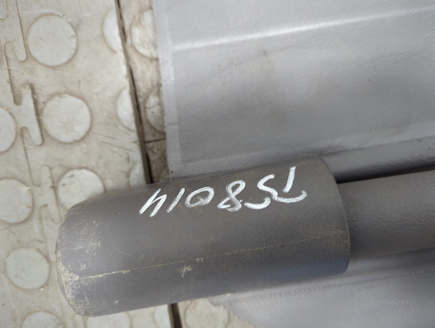 Шторка багажника