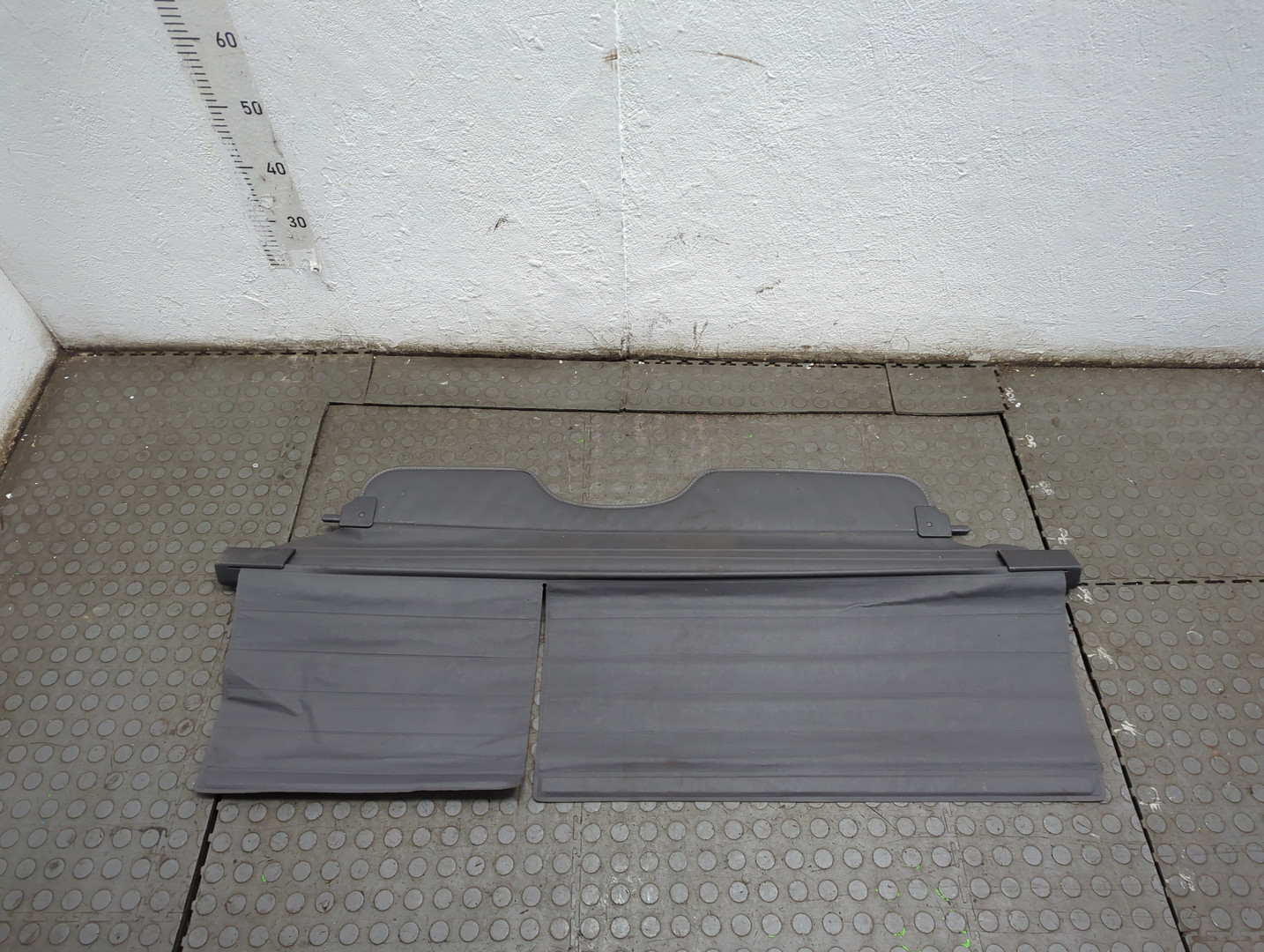 Шторка багажника