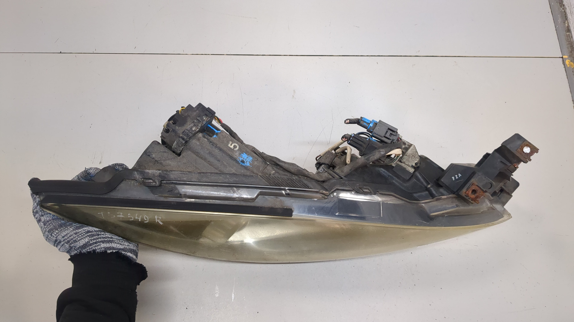 Фара правая