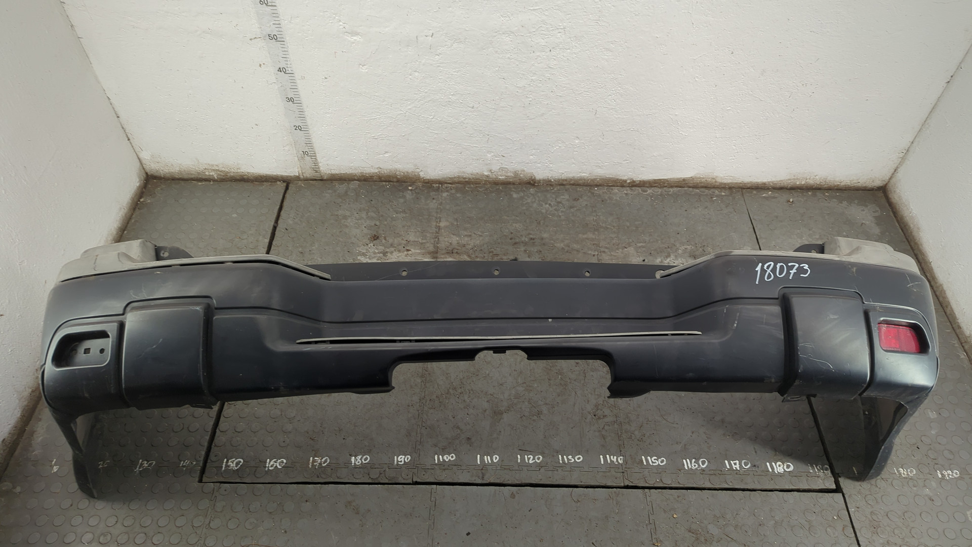 Бампер задний