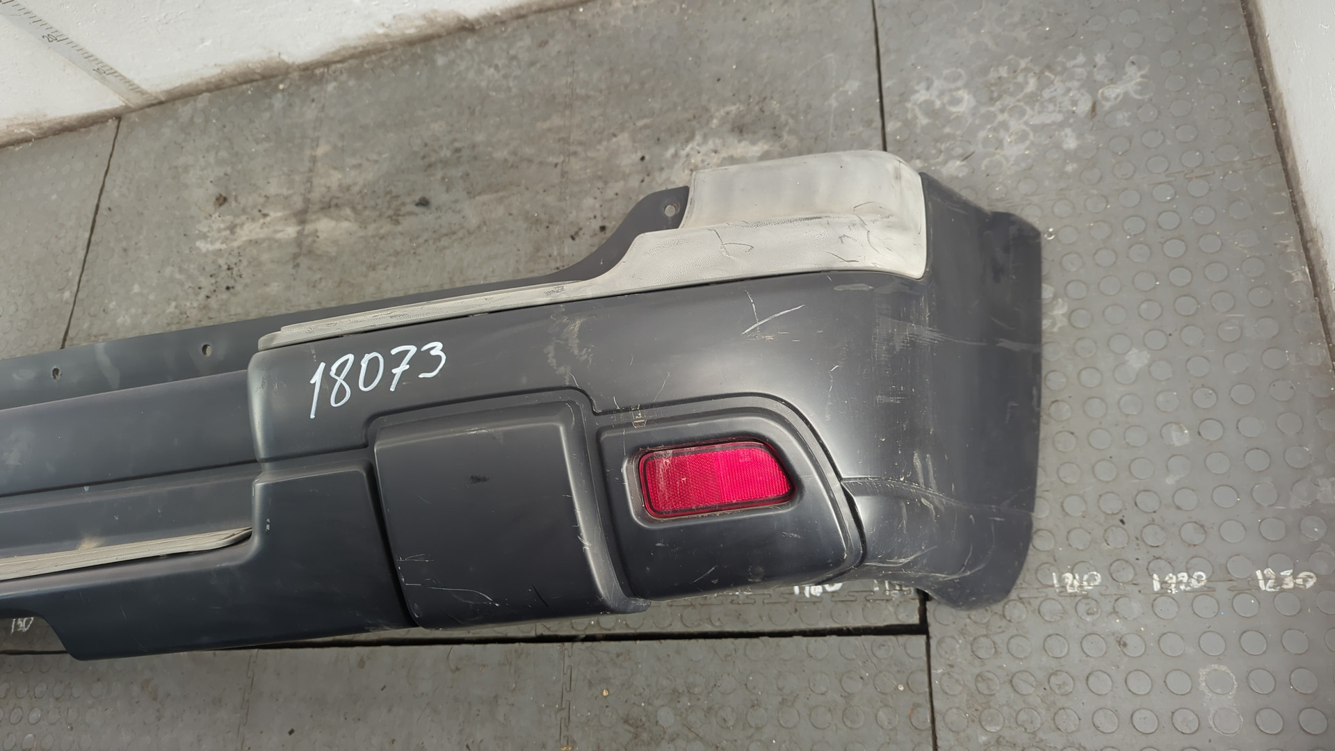 Бампер задний