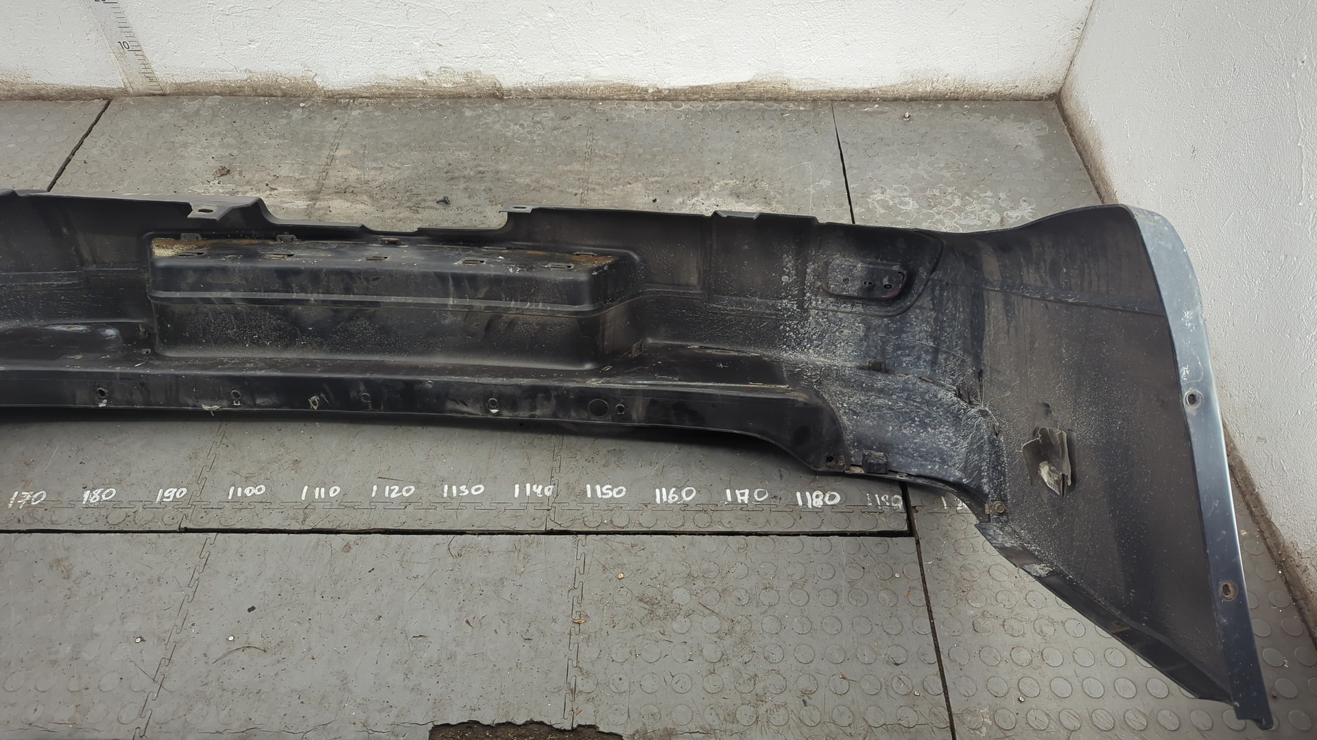 Бампер задний