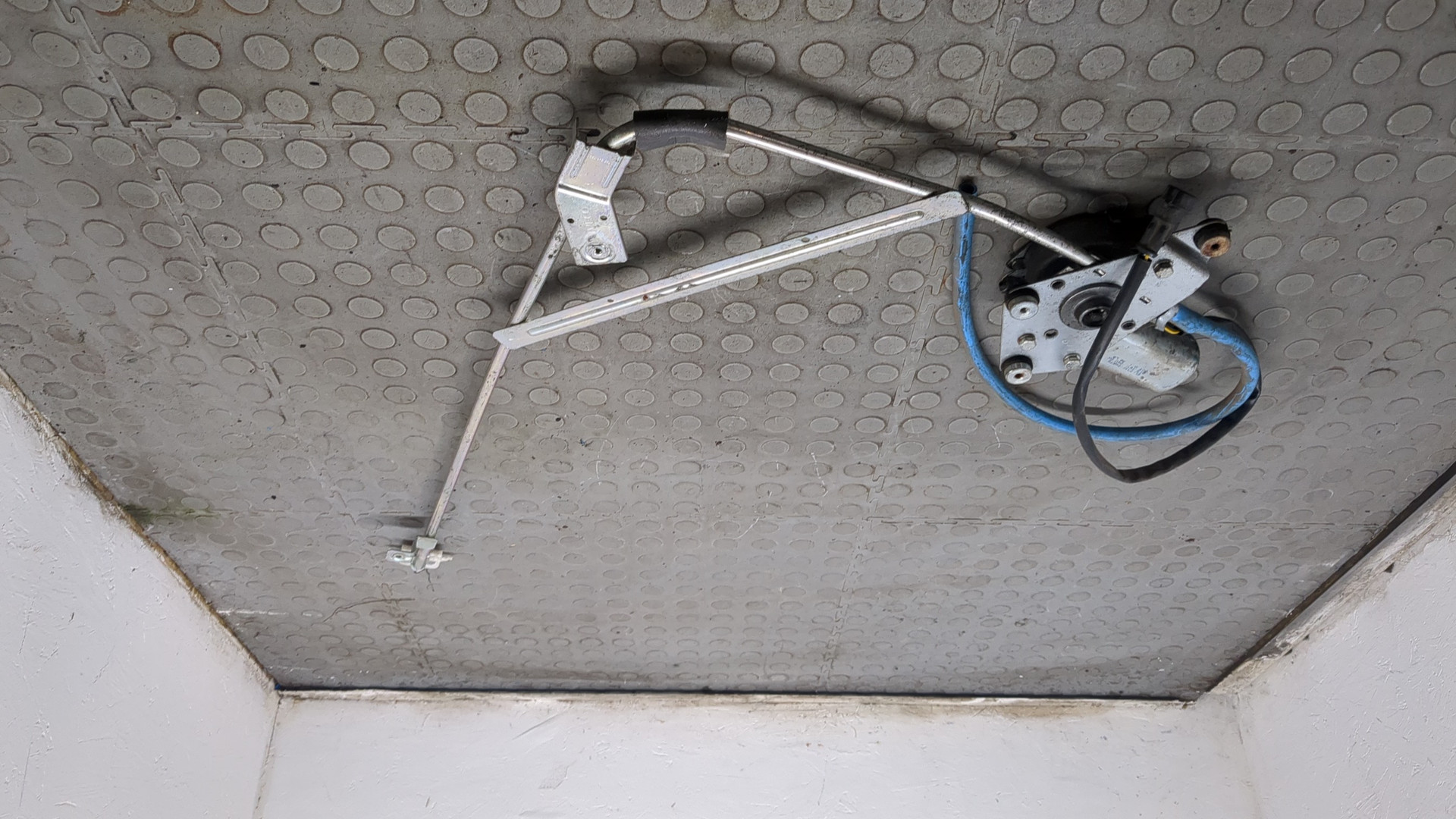 Стеклоподъемник электр. передний правый