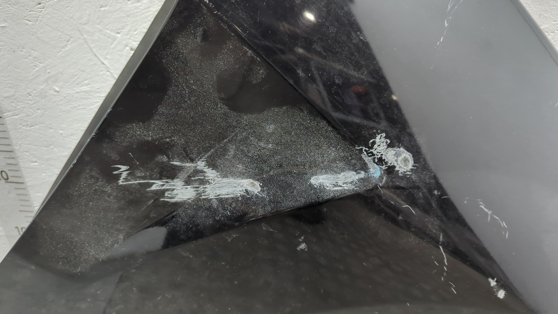 Крыло переднее правое