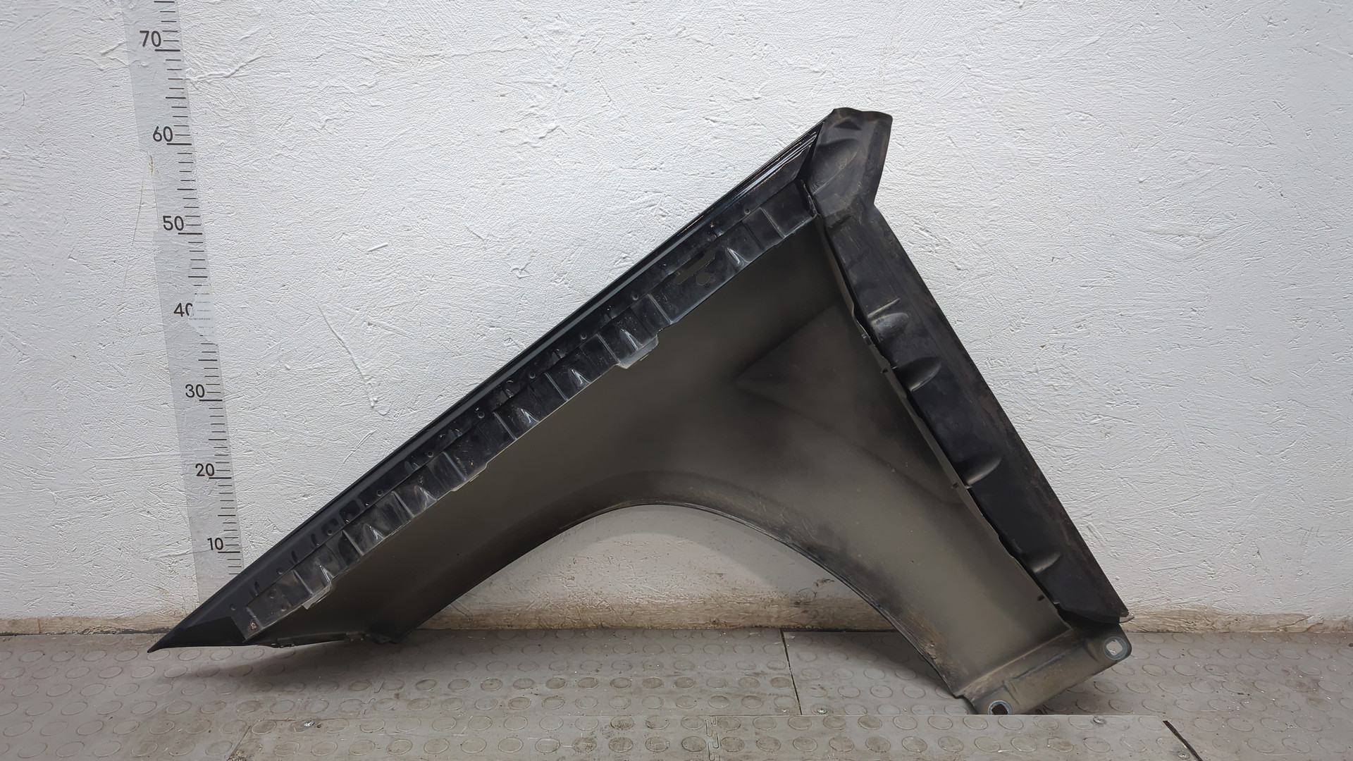 Крыло переднее правое