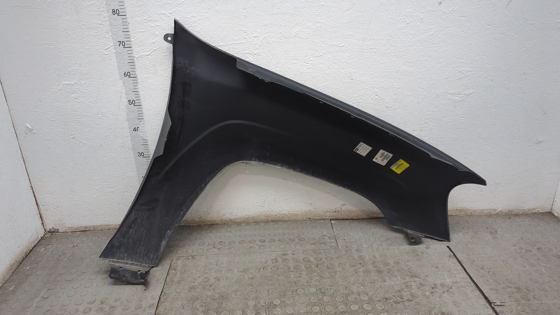 Крыло переднее левое