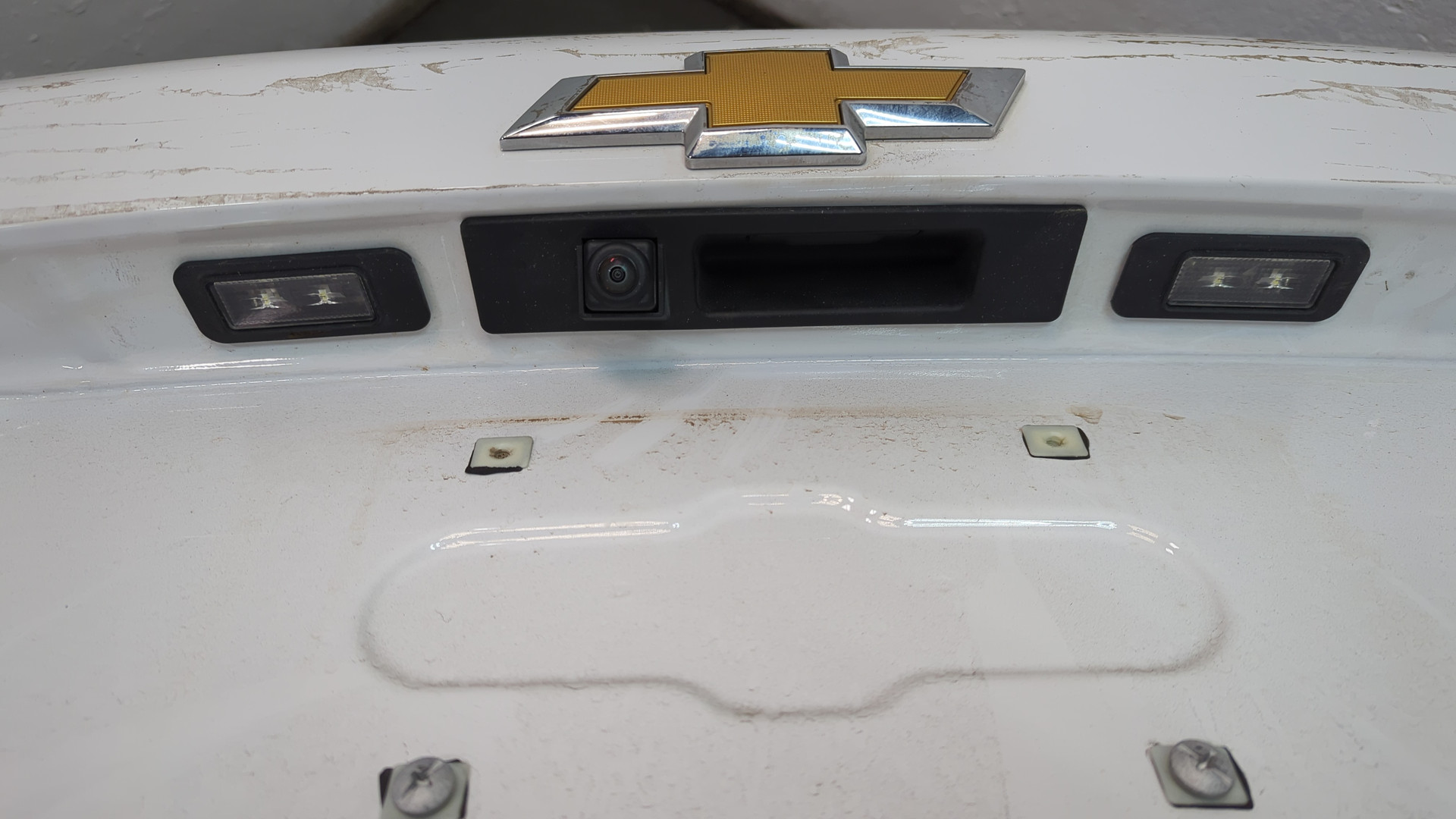 Дверь багажника