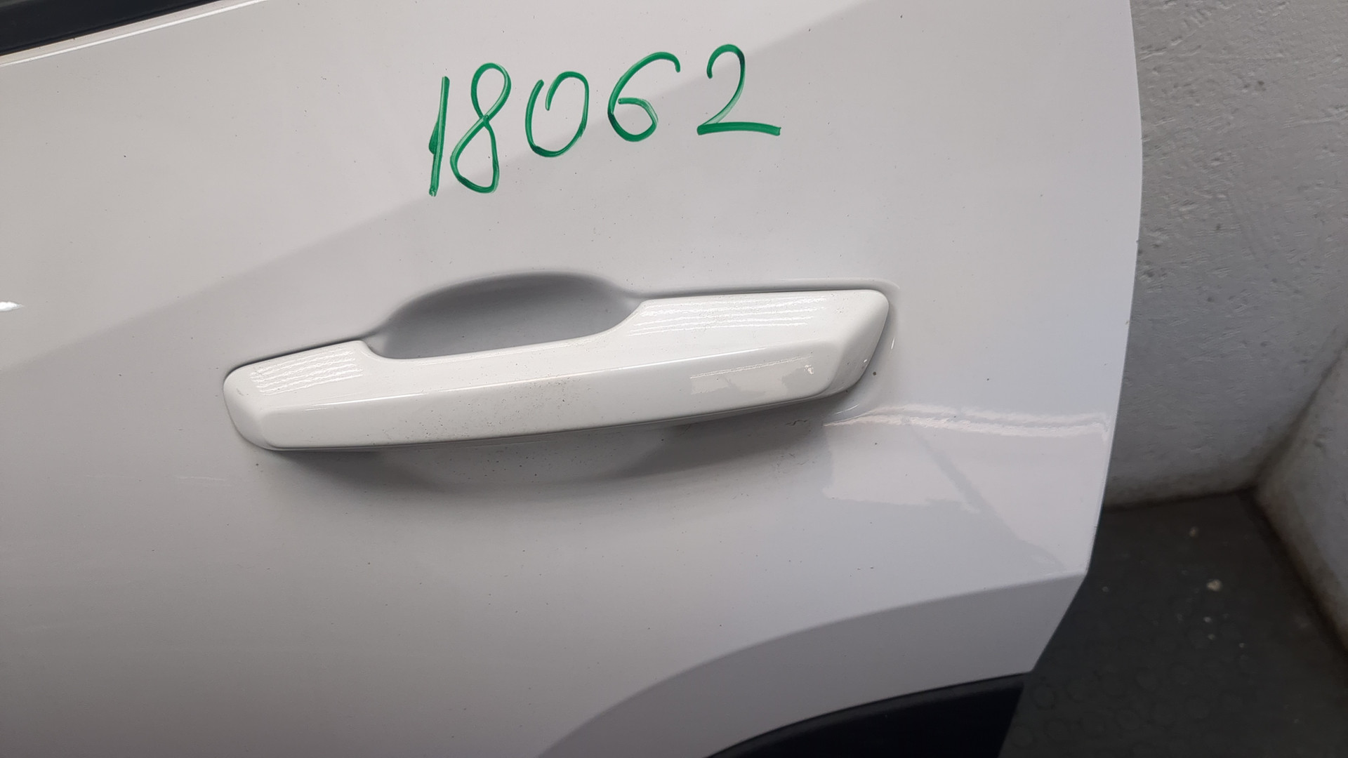 Дверь задняя левая