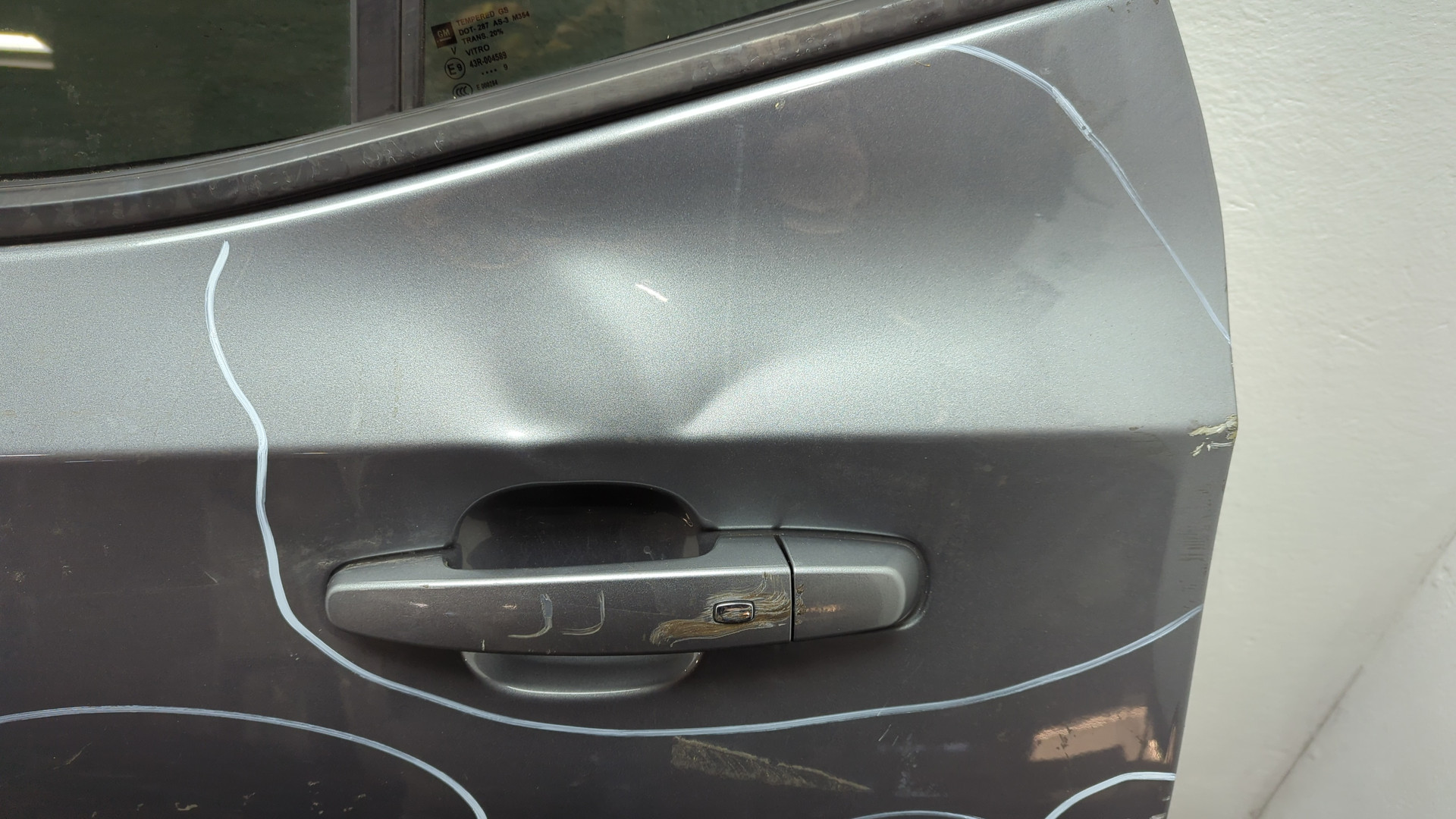 Дверь задняя левая