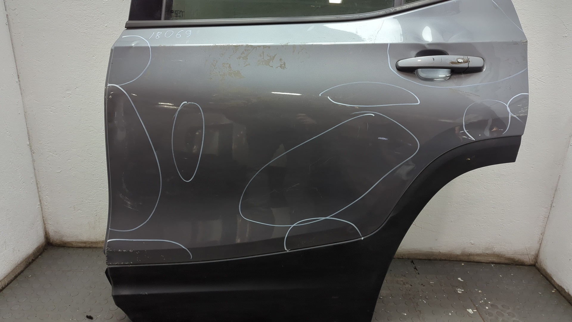 Дверь задняя левая