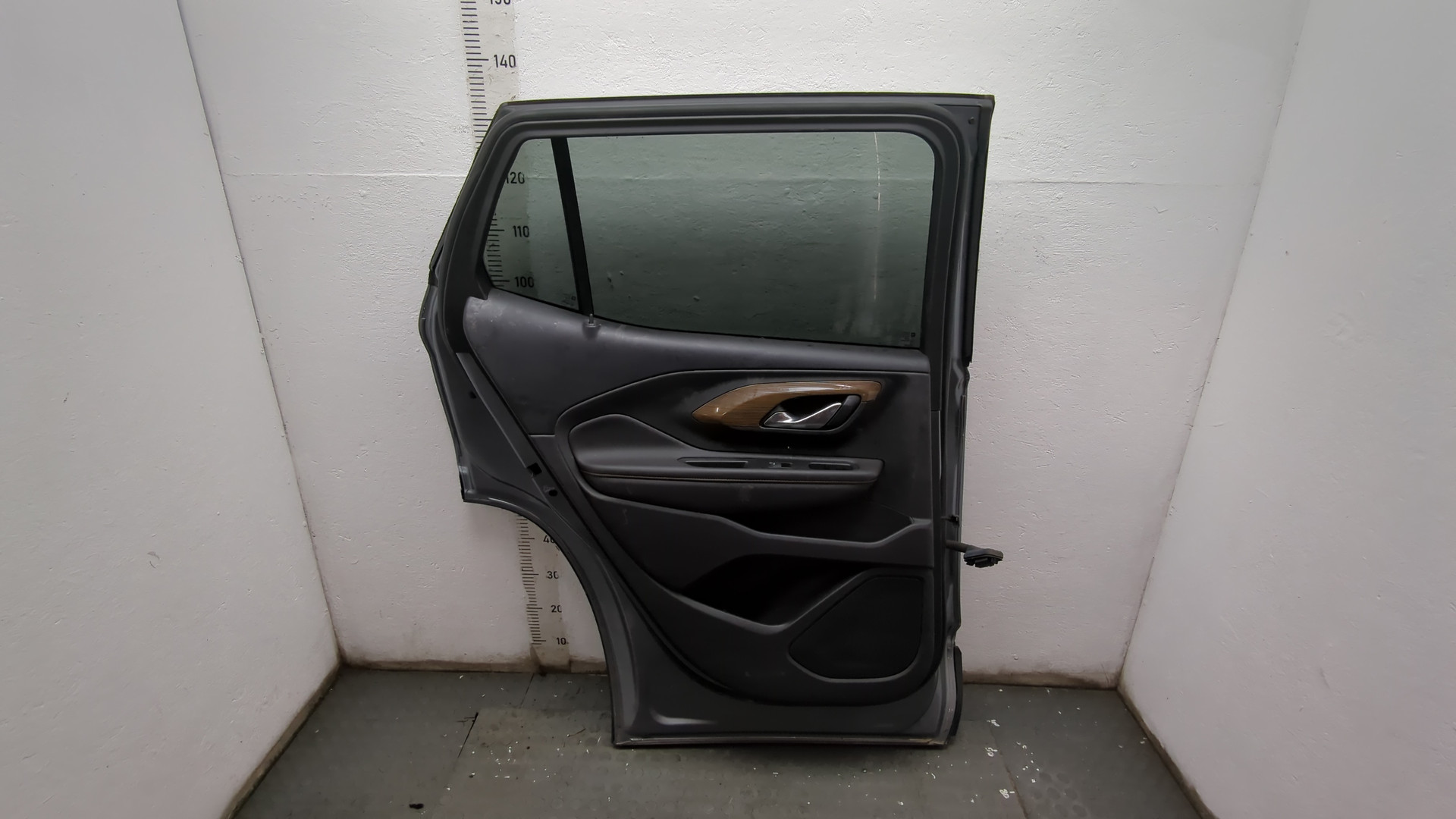 Дверь задняя левая