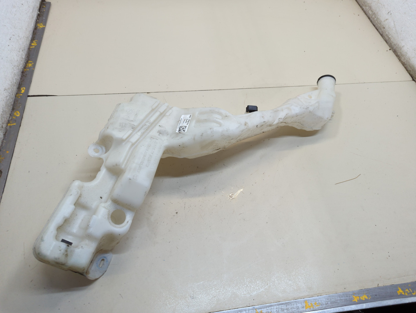 Бачок омывателя лобового стекла