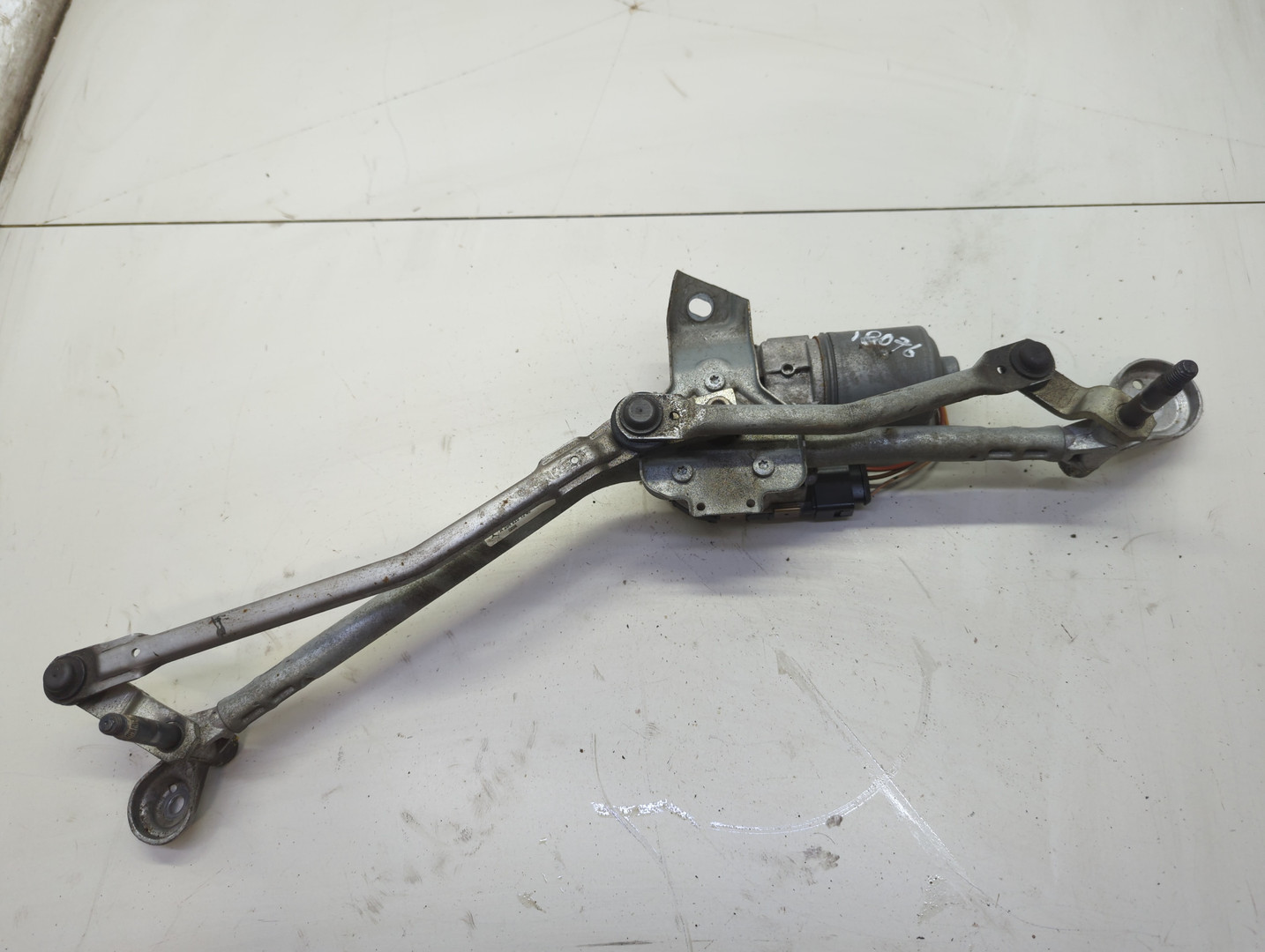 Трапеция стеклоочистителей