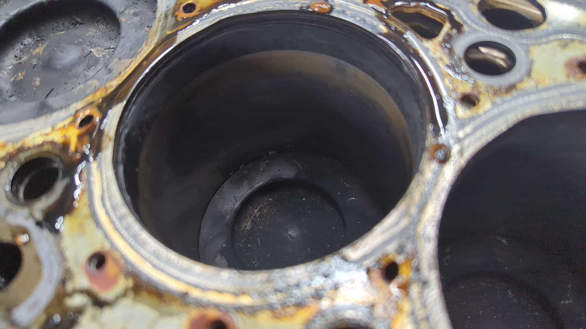 Блок двигателя