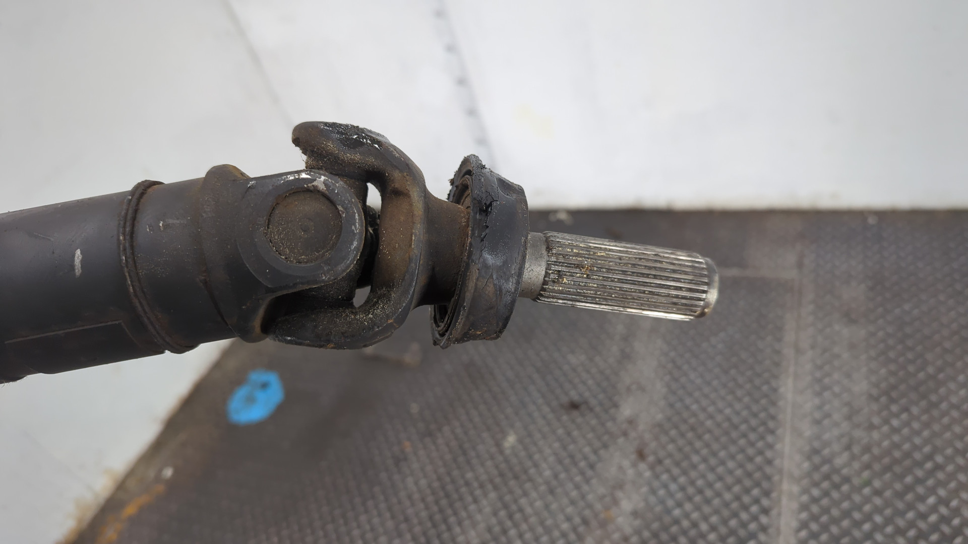 Вал карданный задний