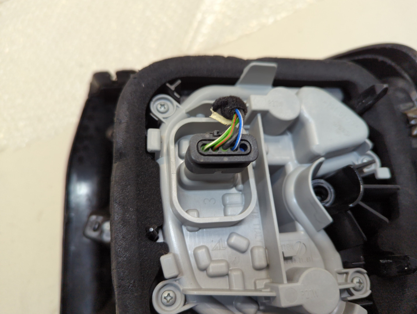 Фонарь задний левый