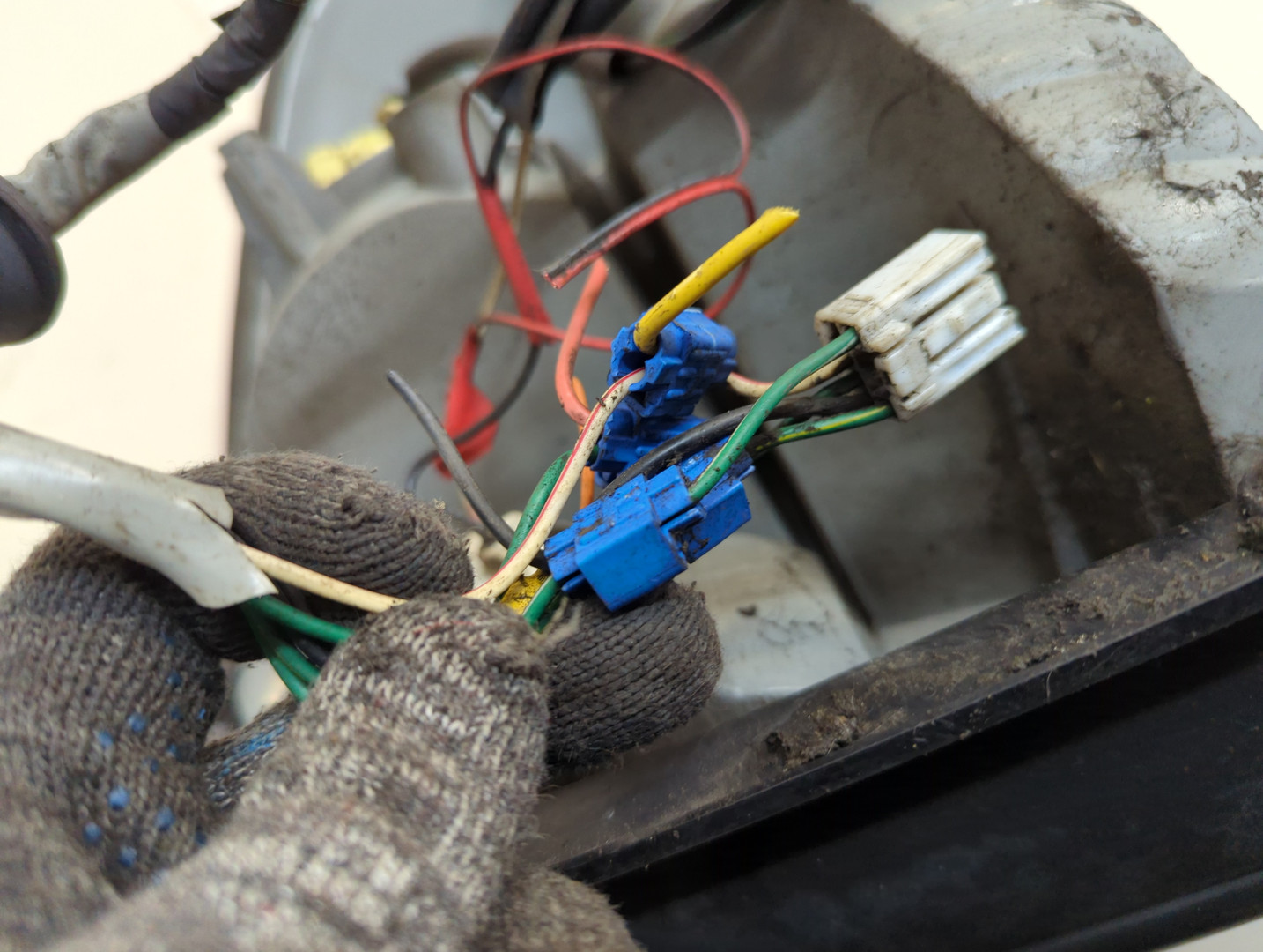 Фонарь задний левый