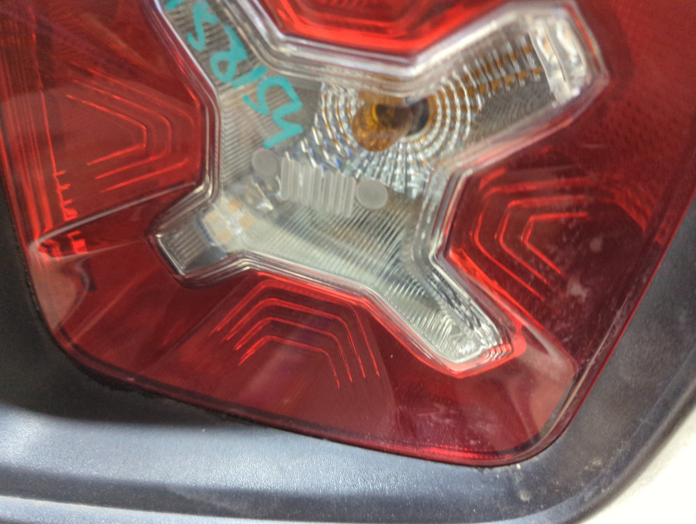 Фонарь задний правый