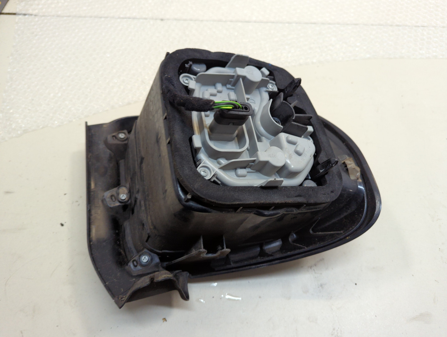 Фонарь задний правый