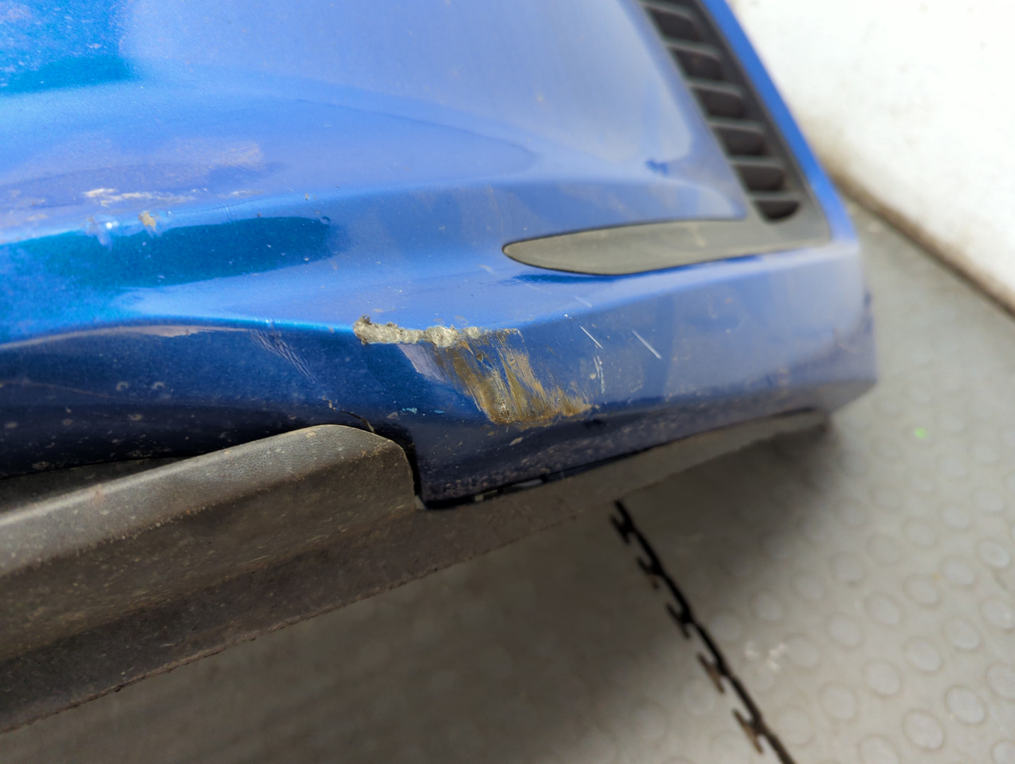 Бампер передний