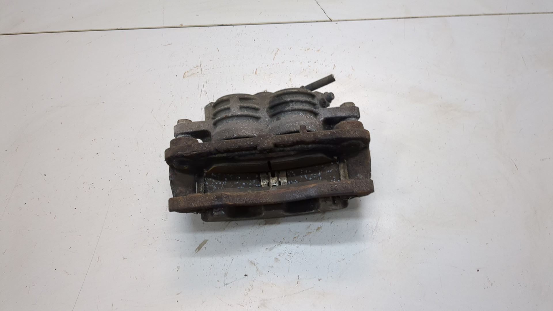 Суппорт передний правый