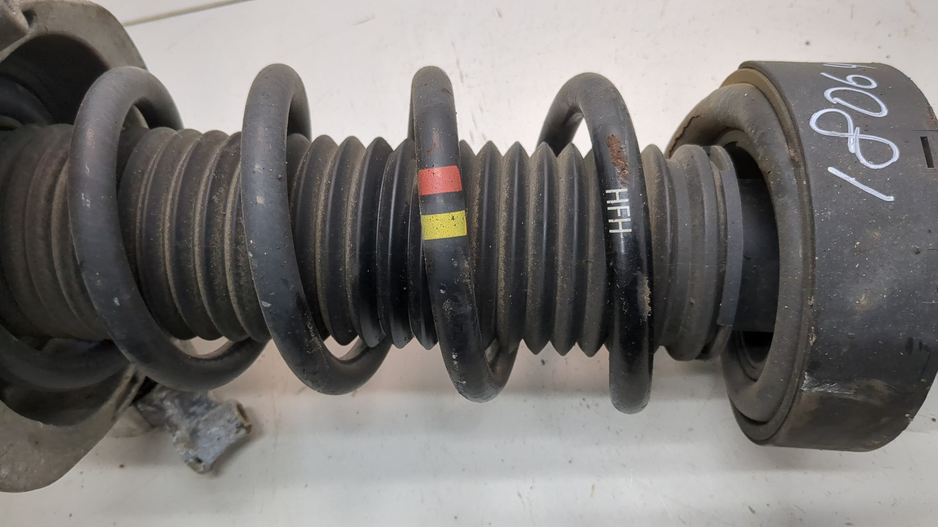 Амортизатор задний (стойка)