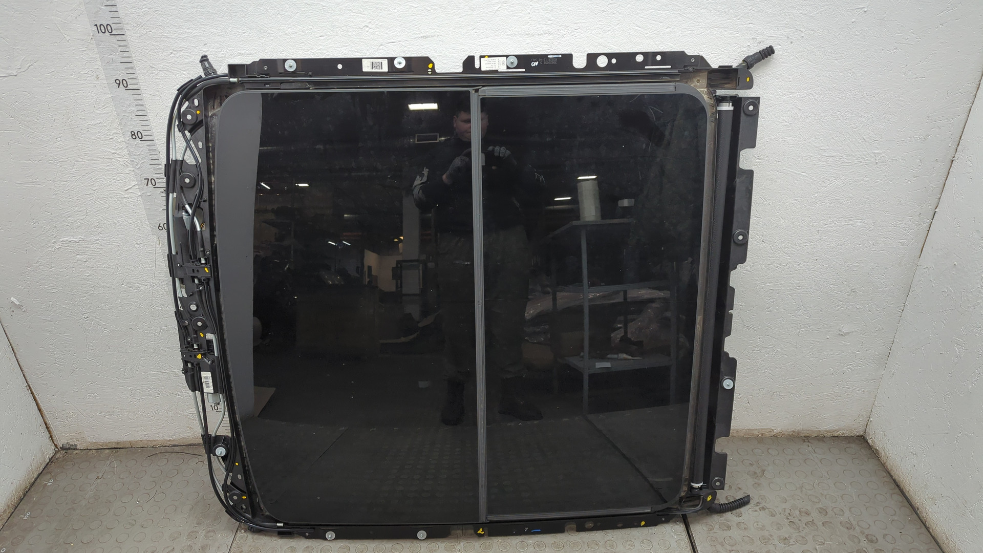 Люк в сборе электрический