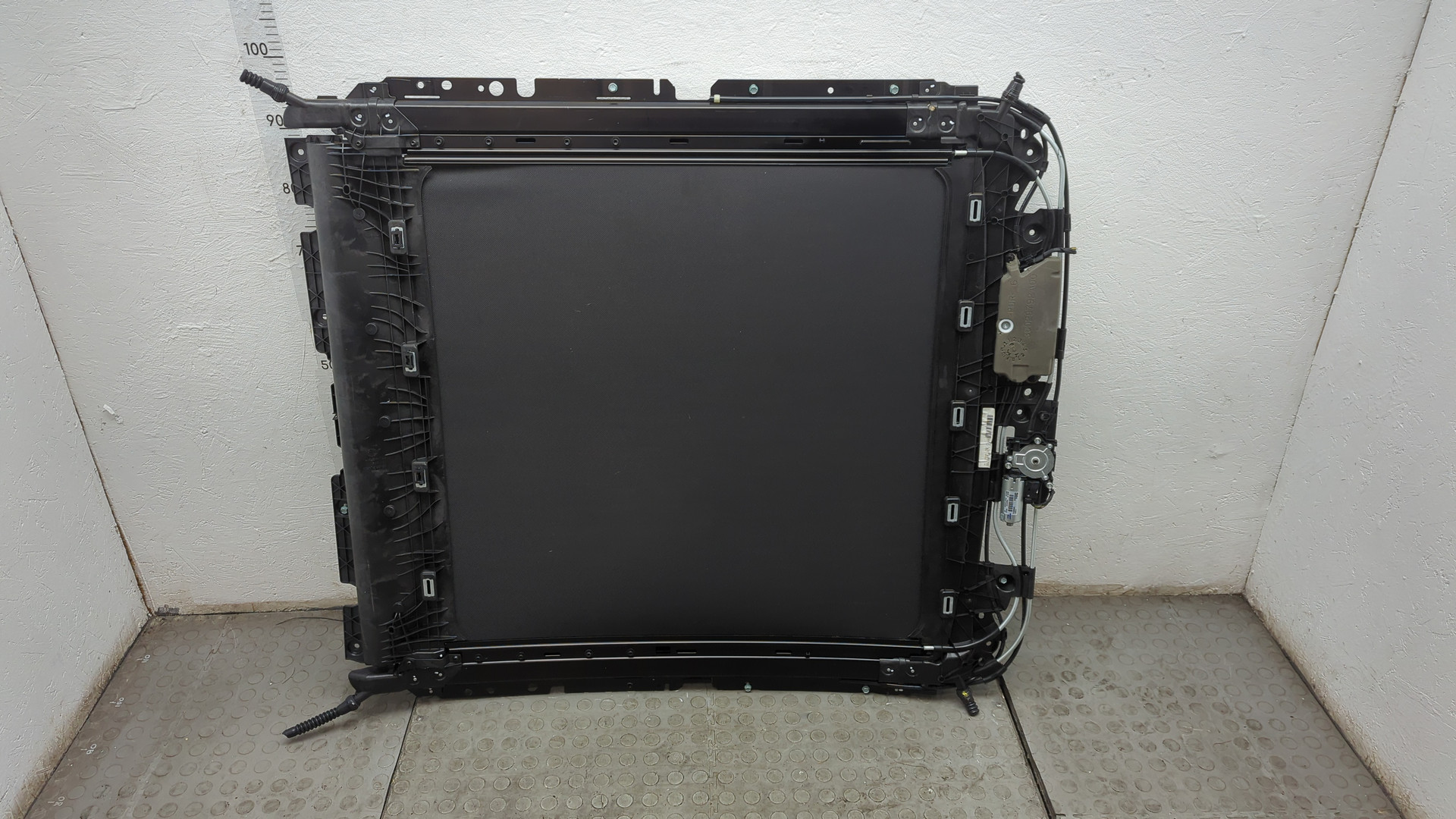 Люк в сборе электрический