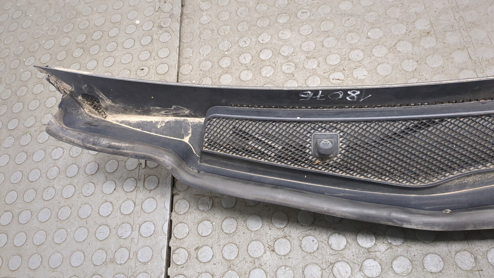 Решетка стеклоочистителей (Жабо)