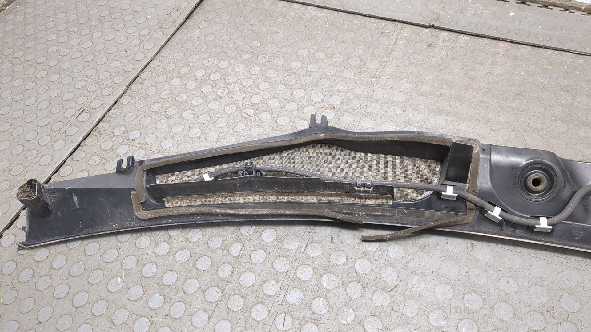 Решетка стеклоочистителей (Жабо)