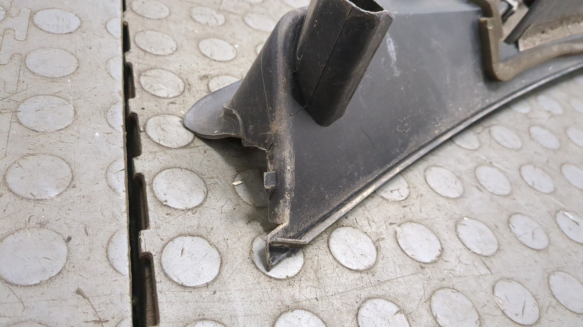 Решетка стеклоочистителей (Жабо)