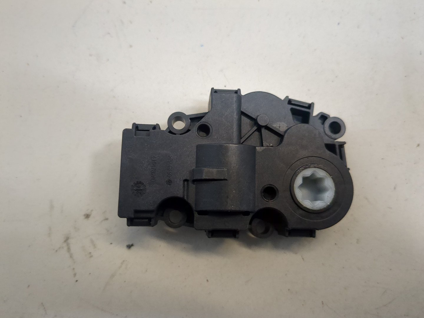 Моторчик заслонки печки